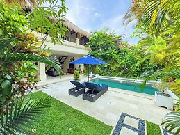 Villa Bugis Kayu Aya Seminyak