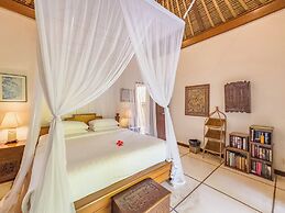 Villa Bugis Kayu Aya Seminyak