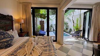 Villa Bugis Kayu Aya Seminyak