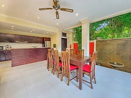 Villa Bugis Abimanyu Seminyak