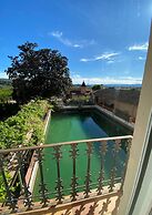 Complete, Spacious House, With Pool and Surrounded by Nature