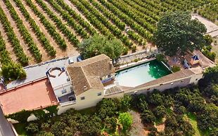 Complete, Spacious House, With Pool and Surrounded by Nature