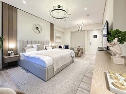 Scenic Views & Top Amenities - Address
