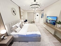 Scenic Views & Top Amenities - Address
