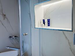 Scenic Views & Top Amenities - Address
