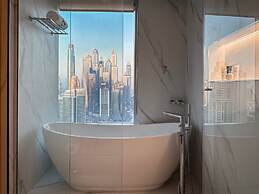 Scenic Views & Top Amenities - Address