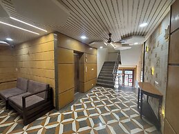 Hotel M R Paradise
