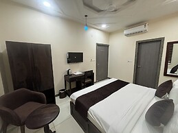 Hotel M R Paradise