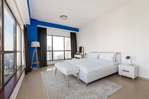 Panoramic Spacious City View 2BR Escape