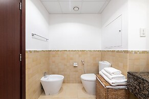 Panoramic Spacious City View 2BR Escape