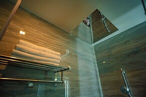 J60 Suites