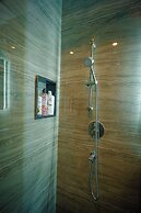J60 Suites