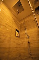 J60 Suites