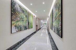 Knokey Palm Tower