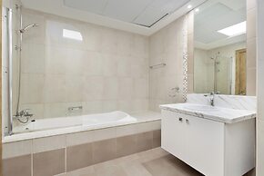 Lux BnB I Executive Tower I Business Bay