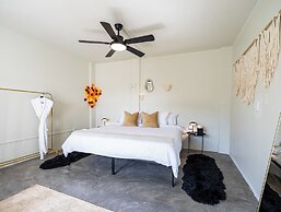 Casa Lumos - Minimalist Comfort Suites in Centro Historico