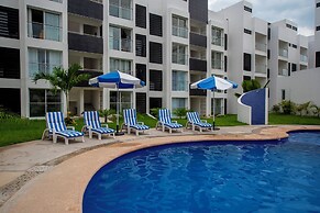 Cozy 2-Bedroom Retreat with Pool Access