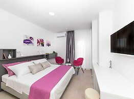 Scenic Elegant Trogir Villa With Pool