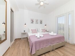 Scenic Elegant Trogir Villa With Pool