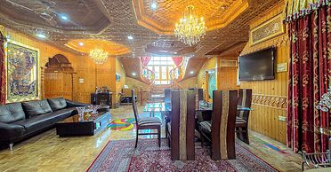 Star Bukhara by COR