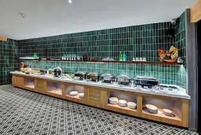 THE LUXANT HOTEL