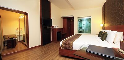 THE LUXANT HOTEL