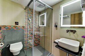 THE LUXANT HOTEL