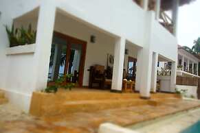 AMANI BEACH VILLA
