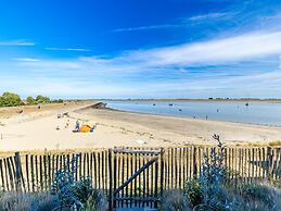 Apartment in Sint-annaland With Beach Access