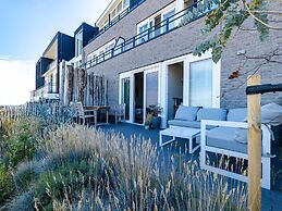 Apartment in Sint-annaland With Beach Access