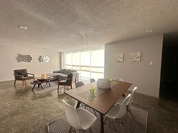 Modern Polanco Stay - Parking- Elevator- Sleeps 10