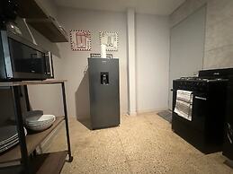 Modern Polanco Stay - Parking- Elevator- Sleeps 10