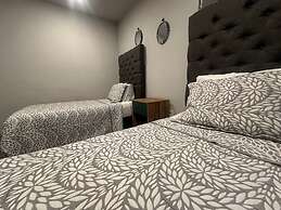 Modern Polanco Stay - Parking- Elevator- Sleeps 10