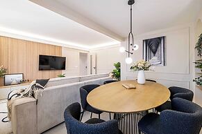 Haussmann Apartment - South-facing Balcony 2br/4p