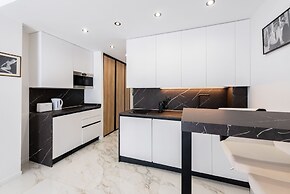 Large Studio Apartment With Terrace and sea View