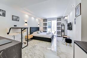 Large Studio Apartment With Terrace and sea View