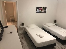 HOTEL LE CASTELET