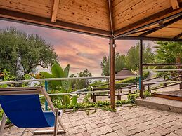 Chalet in Cilento With Sea View and Pool