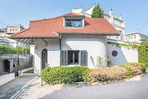 Charming Small Private House - Marseille 8th