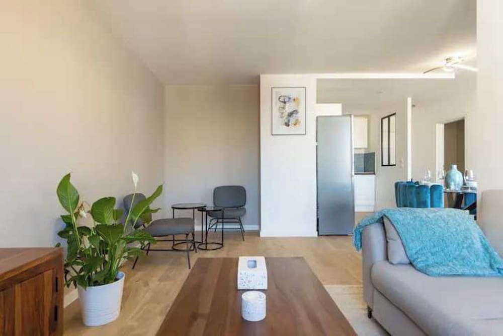 Magnificent Modern 2 Bedrooms Apartment - Castellane District