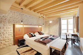 Sublime 3 BDR Renovated by Architect - Bon Marche