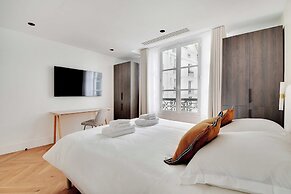 Apartment for 8 People in Madeleine