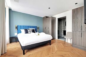 Apartment for 8 People in Madeleine