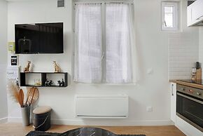 Cosy Apartment With 2 Rooms in Marais