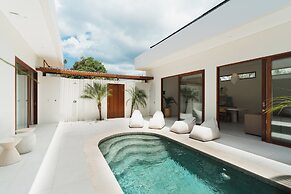 Villa Sari 2 by Alfred in Bali