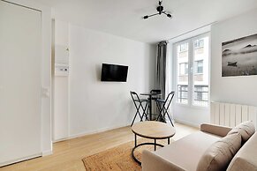 Modern Apartment in Hotel Residence