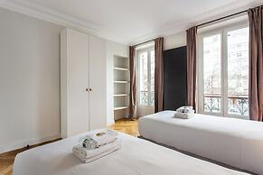 Magnificent Apartment - 3br/ 8P - Europe