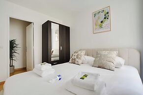 Urban Chic Apartment in Central Paris