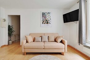 Urban Chic Apartment in Central Paris