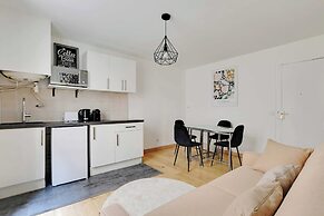 Urban Chic Apartment in Central Paris